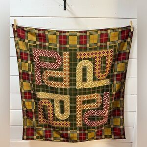 PERTEGAZ – Plaid Square Scarf – Timeless Classic